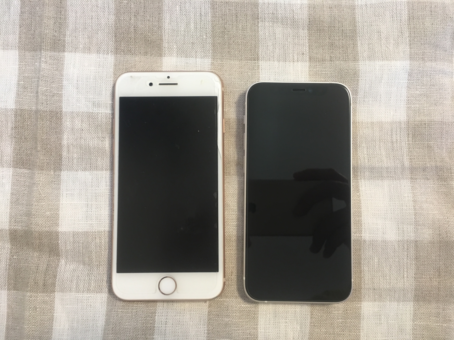 iPhone8とiPhone12miniを比較！サイズ感や使い勝手をレビューするよ – シキログ